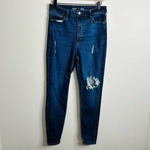 Old Navy 360 Stretch Extra High-Rise Rockstar Super Skinny Distressed Jeans 10